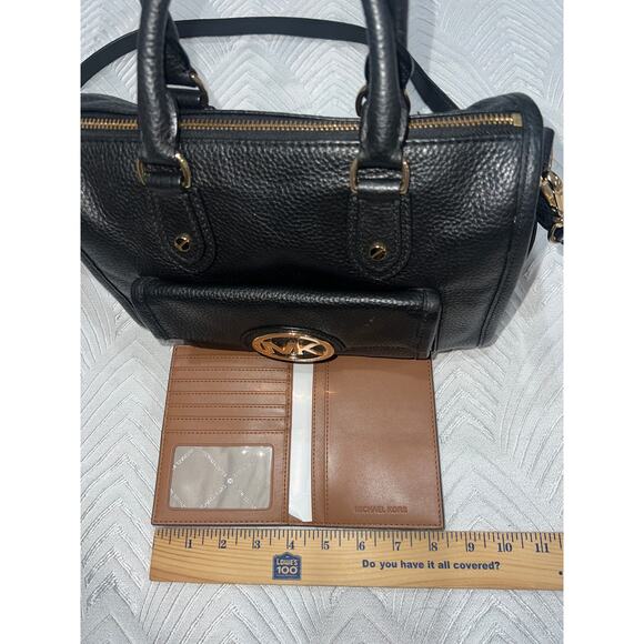 Michael Kors Black Leather Satchel + Brand New Passport Holder/Wallet - Picture 16 of 17